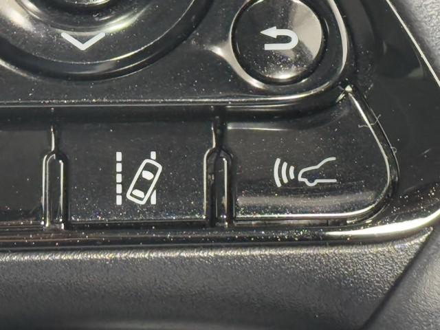 プリウス Aプレミアム サンル-フ 電動パワーシート 黒革シート AC100V アイドリングストップ機能 LEDライト 地デジフルセグ Rカメラ スマキー クルコン メモリナビ AC ETC 整備記録簿 キーレスエントリー(11枚目)