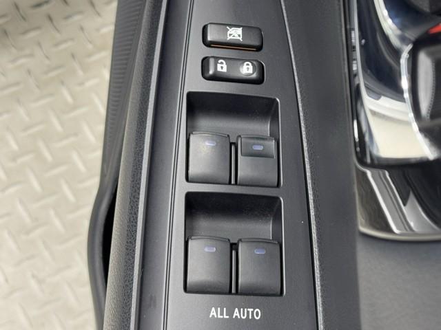 �p���[�E�B���h�E�̃X�C�b�`�ł���B�@�^�]�Ȃɋ��Ȃ��瑋���J���߂̃R���g���[���ł��܂���B�@���b�N�@�\�ŁA�q�����C�^�Y�����đ����J����Ƃ������������Ȃ�܂���B