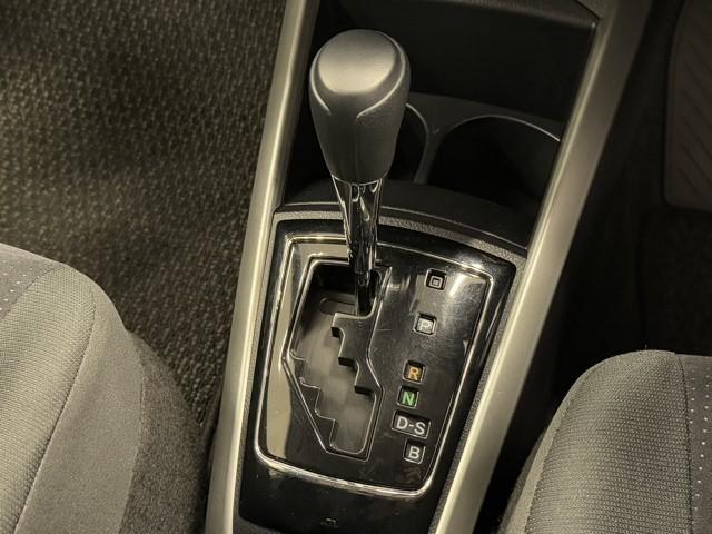 �e���݂₷���V�t�g�ł��B�@�⓹��M���̑������{�ł͑��삪�ȒP�ł����ł��B�@�V�t�g�`�F���W���₷�����ɍl�����Ĕz�u����Ă���̂ő��삵�Ղ��ł���B