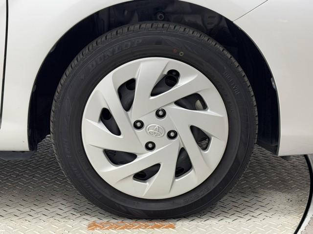 �z�C�[���L���b�v�t�ł��B�@�z�C�[���̏�ɃJ�o�[��t���Ă��܂��B�@�f�U�C���̎����l�����Ă��܂����A��͂̂��Ƃ��l�����Ă����ł���B