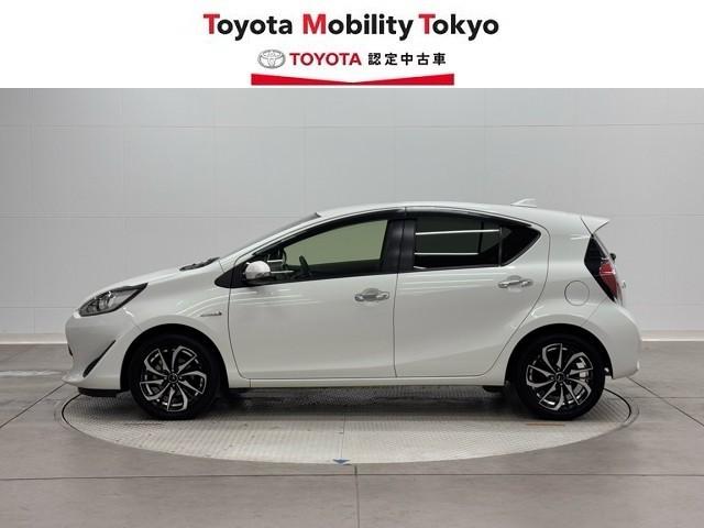 アクア Ｓスタイルブラック　運転席助手席エアバック　セキュリティアラーム　バックモニタ　アイドルストップ　スマートエントリー　定期点検記録簿　横滑防止　ＡＵＸ接続　ＴＶナビ　Ｄレコ　地デジＴＶ　アルミホイール　ＰＷ　ＡＢＳ（3枚目）