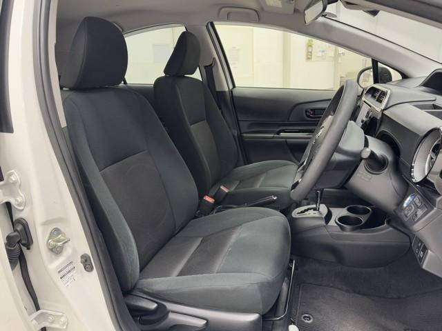 アクア Ｓスタイルブラック　運転席助手席エアバック　セキュリティアラーム　バックモニタ　アイドルストップ　スマートエントリー　定期点検記録簿　横滑防止　ＡＵＸ接続　ＴＶナビ　Ｄレコ　地デジＴＶ　アルミホイール　ＰＷ　ＡＢＳ（15枚目）