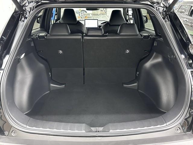 �ƂĂ��L�X�A�傫�ȊJ�����̉׎��X�y�[�X�ł��ˁB�@�J�����L�X������A�傫�ȉו����y�X���[�o�����Ⴂ�܂��ˁB�@�ו��X�y�[�X�͍L���ق��������ł���ˁB