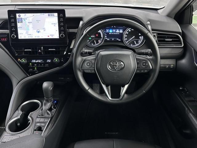 カムリ Ｇレザーパッケージ　点検記録簿　誤発進抑制　カーテンエアバッグ　電動シ－ト　オートエアコン　黒革シート　ＬＥＤランプ　盗難防止装置　ドライブレコーダ　エアバッグ　パワーウインドウ　オートクルーズ　ＡＢＳ　メモリ－ナビ（4枚目）