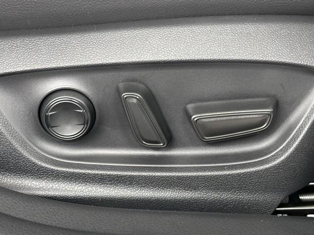 カムリ Ｇレザーパッケージ　点検記録簿　誤発進抑制　カーテンエアバッグ　電動シ－ト　オートエアコン　黒革シート　ＬＥＤランプ　盗難防止装置　ドライブレコーダ　エアバッグ　パワーウインドウ　オートクルーズ　ＡＢＳ　メモリ－ナビ（15枚目）