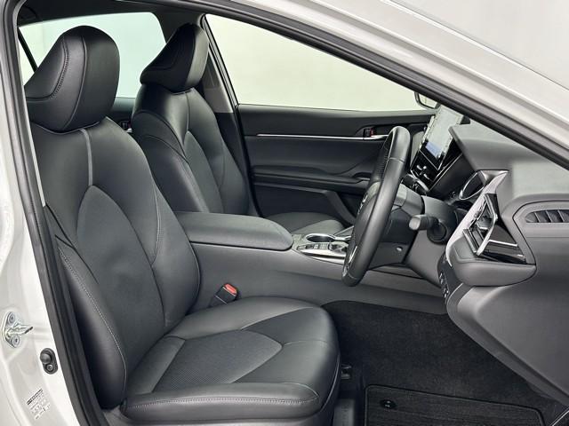 カムリ Ｇレザーパッケージ　点検記録簿　誤発進抑制　カーテンエアバッグ　電動シ－ト　オートエアコン　黒革シート　ＬＥＤランプ　盗難防止装置　ドライブレコーダ　エアバッグ　パワーウインドウ　オートクルーズ　ＡＢＳ　メモリ－ナビ（16枚目）