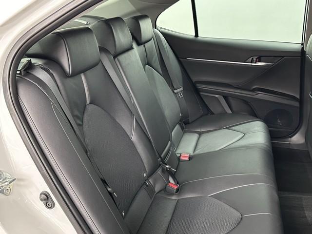 カムリ Ｇレザーパッケージ　点検記録簿　誤発進抑制　カーテンエアバッグ　電動シ－ト　オートエアコン　黒革シート　ＬＥＤランプ　盗難防止装置　ドライブレコーダ　エアバッグ　パワーウインドウ　オートクルーズ　ＡＢＳ　メモリ－ナビ（17枚目）