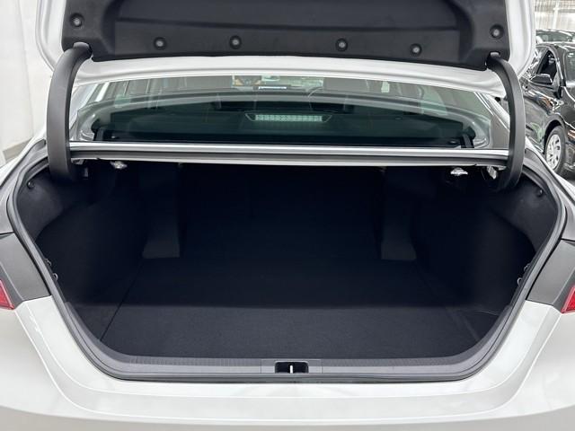 カムリ Ｇレザーパッケージ　点検記録簿　誤発進抑制　カーテンエアバッグ　電動シ－ト　オートエアコン　黒革シート　ＬＥＤランプ　盗難防止装置　ドライブレコーダ　エアバッグ　パワーウインドウ　オートクルーズ　ＡＢＳ　メモリ－ナビ（18枚目）