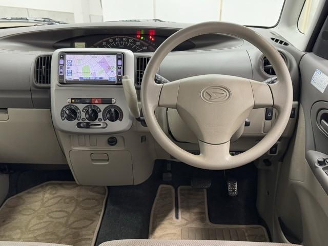 タント X AUTOエアコン ナビ&TV キーレスキー AUX接続 スマートキー付 メモリナビ 盗難警報装置 1セグTV 両席エアバッグ DVD再生機能 記録簿 パワーウインド 運転席エアバック ETC付 ABS(4枚目)