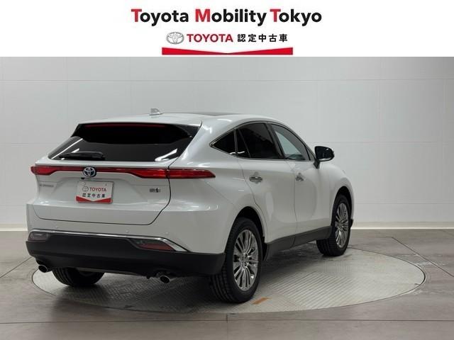 ハリアーハイブリッド Z レザーパッケージ ムーンルーフ 地上デジタル 本革S アイドリングストップ 横滑り防止装置付き Bカメラ エアバッグ LEDヘッドランプ ABS イモビライザー 助手席エアバック パワーウィンドウ オートエアコン(2枚目)