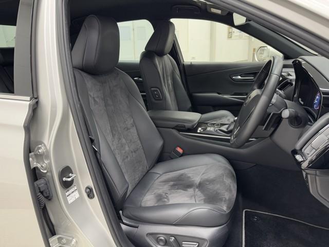 クラウンハイブリッド Ｓ　エレガンススタイル　ＰＣＳ　アイドリングＳ　地上デジタル　ＬＥＤライト　バックカメラ　パワーシート　ミュージックプレイヤー接続可　ＤＶＤ再生　ドラレコ　クルコン　アルミホイール　ＥＴＣ　メモリーナビ　ナビＴＶ　キーレス（16枚目）