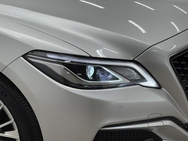 クラウンハイブリッド Ｓ　エレガンススタイル　ＰＣＳ　アイドリングＳ　地上デジタル　ＬＥＤライト　バックカメラ　パワーシート　ミュージックプレイヤー接続可　ＤＶＤ再生　ドラレコ　クルコン　アルミホイール　ＥＴＣ　メモリーナビ　ナビＴＶ　キーレス（19枚目）