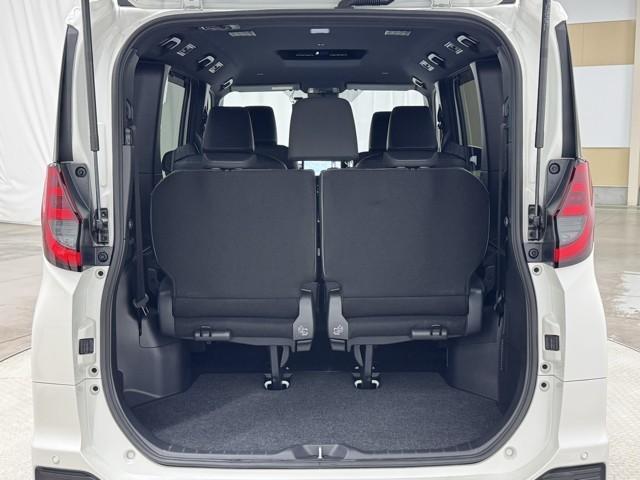 �ƂĂ��L�X�A�傫�ȊJ�����̉׎��X�y�[�X�ł��ˁB�@�J�����L�X������A�傫�ȉו����y�X���[�o�����Ⴂ�܂��ˁB�@�ו��X�y�[�X�͍L���ق��������ł���ˁB