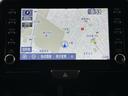 ナビゲーション付です。　ナビがあると便利、ラクラク何処でもいけます。　ナビが有るのと無いのとでは大きな違いですね。