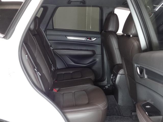 ＣＸ－５ ２．２　ＸＤ　エクスクルーシブ　モード　ディーゼルターボ　ＩＲカットガラス（フロントガラス／フロントドアガラス）　自動防眩ルームミラー　ハンズフリー機能付きパワーリフトゲート　助手席パワーシート　リアシートヒーター　ＢＯＳＥサウンドシステム　高輝度ダーク塗装（10枚目）