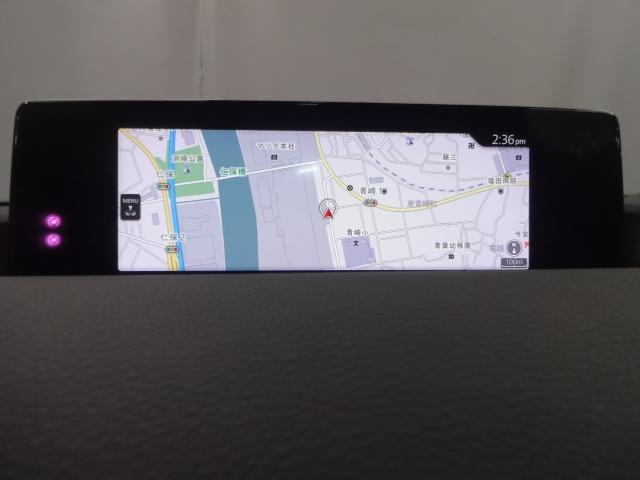 MX-30 2.0 モダン コンフィデンス シート:クロス+合成皮革グレー/ホワイト、クルージング・トラフィック・サポート(CTS)、アダプティブ・LED・ヘッドライト(ALH)、マツダ・ハーモニック・アコースティックス+8スピーカー、スマート(4枚目)