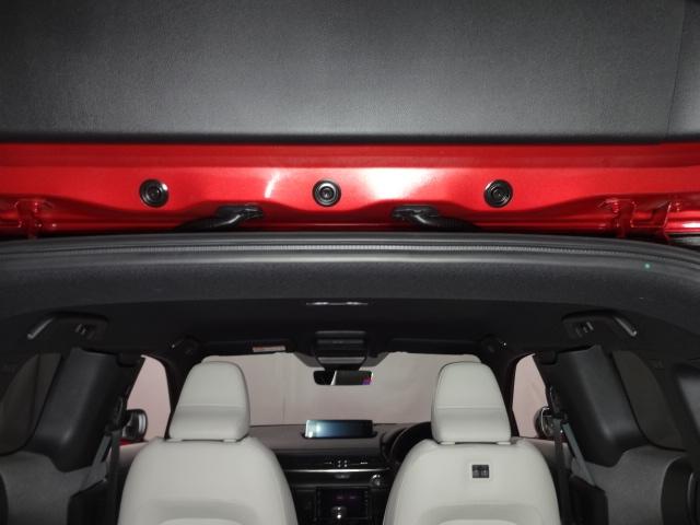 MX-30 2.0 モダン コンフィデンス シート:クロス+合成皮革グレー/ホワイト、クルージング・トラフィック・サポート(CTS)、アダプティブ・LED・ヘッドライト(ALH)、マツダ・ハーモニック・アコースティックス+8スピーカー、スマート(27枚目)