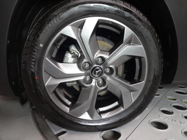 MX-30 2.0 モダン コンフィデンス シート:クロス+合成皮革グレー/ホワイト、クルージング・トラフィック・サポート(CTS)、アダプティブ・LED・ヘッドライト(ALH)、マツダ・ハーモニック・アコースティックス+8スピーカー、スマート(32枚目)