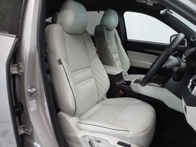 ＣＸ－８ ２．２　ＸＤ　エクスクルーシブ　モード　ディーゼルターボ　６人乗り　内装ピュアホワイト：ナッパレザー　電動スライドガラスサンルーフ　ルーフレール　ハンズフリー機能付きパワーリフトゲート　１０．２５インチセンターディスプレイ　アームレスト付きコンソール　ボーズ（7枚目）