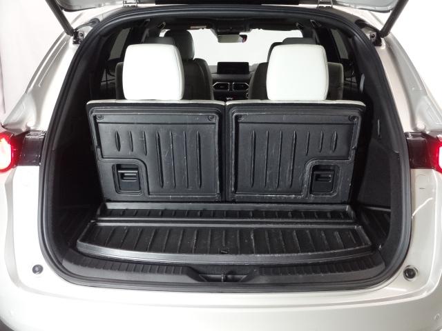 ＣＸ－８ ２．２　ＸＤ　エクスクルーシブ　モード　ディーゼルターボ　６人乗り　内装ピュアホワイト：ナッパレザー　電動スライドガラスサンルーフ　ルーフレール　ハンズフリー機能付きパワーリフトゲート　１０．２５インチセンターディスプレイ　アームレスト付きコンソール　ボーズ（12枚目）