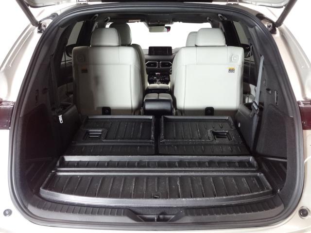 ＣＸ－８ ２．２　ＸＤ　エクスクルーシブ　モード　ディーゼルターボ　６人乗り　内装ピュアホワイト：ナッパレザー　電動スライドガラスサンルーフ　ルーフレール　ハンズフリー機能付きパワーリフトゲート　１０．２５インチセンターディスプレイ　アームレスト付きコンソール　ボーズ（13枚目）