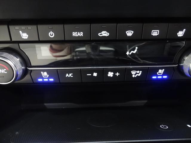 ＣＸ－８ ２．２　ＸＤ　エクスクルーシブ　モード　ディーゼルターボ　６人乗り　内装ピュアホワイト：ナッパレザー　電動スライドガラスサンルーフ　ルーフレール　ハンズフリー機能付きパワーリフトゲート　１０．２５インチセンターディスプレイ　アームレスト付きコンソール　ボーズ（21枚目）