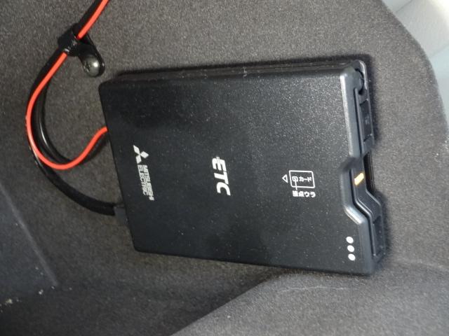 ＣＸ－８ ２．２　ＸＤ　エクスクルーシブ　モード　ディーゼルターボ　６人乗り　内装ピュアホワイト：ナッパレザー　電動スライドガラスサンルーフ　ルーフレール　ハンズフリー機能付きパワーリフトゲート　１０．２５インチセンターディスプレイ　アームレスト付きコンソール　ボーズ（25枚目）