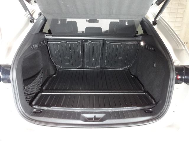 ＣＸ－６０ ３．３　ＸＤハイブリッド　エクスクルーシブ　スポーツ　ディー　ドライバーパーソナライズ（自動ドライビングポジションガイド）　ドライバーパーソナライズ　パノラマサンルーフ　ブラックメタリック塗装アルミホイール　レーンアシスト　ワンオーナ　ＭＲＣＣ　ドラレコ　禁煙（11枚目）