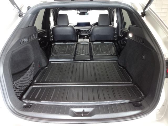 ＣＸ－６０ ３．３　ＸＤハイブリッド　エクスクルーシブ　スポーツ　ディー　ドライバーパーソナライズ（自動ドライビングポジションガイド）　ドライバーパーソナライズ　パノラマサンルーフ　ブラックメタリック塗装アルミホイール　レーンアシスト　ワンオーナ　ＭＲＣＣ　ドラレコ　禁煙（12枚目）