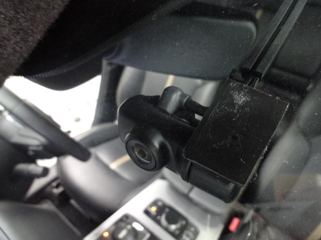 ＣＸ－６０ ３．３　ＸＤハイブリッド　エクスクルーシブ　スポーツ　ディー　ドライバーパーソナライズ（自動ドライビングポジションガイド）　ドライバーパーソナライズ　パノラマサンルーフ　ブラックメタリック塗装アルミホイール　レーンアシスト　ワンオーナ　ＭＲＣＣ　ドラレコ　禁煙（24枚目）