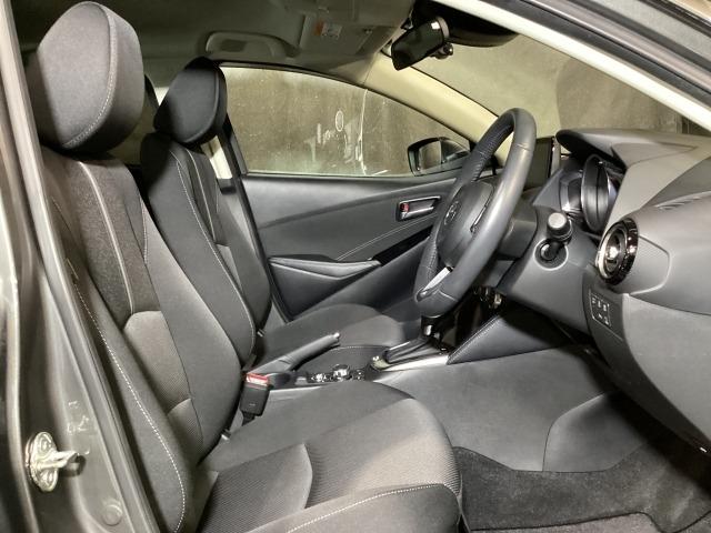 デミオ １．５　１５Ｓ　ツーリング　ダークガラス　マツダコネクトナビ　外部接続ハブ　ＬＥＤヘッドライト　運転席＆助手席シートヒーター　アドバンストキー　フルオートエアコン　コーナーソナー　地デジ　インテリジェントキー　記録簿　ＤＶＤ（7枚目）