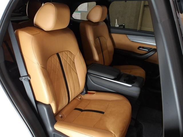 ��Ȃ��������Ƃ��낰��X�y�[�X���m�ۂ��A������̑O�ʏՓˎ��ɂ͌�ȏ���̉����g���V�[�g���犊�藎���邱�Ƃ�}������\���ɂȂ��Ă܂��B