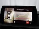 狭い場所での駐車やすれ違いなどでより的確な運転操作に役立つ360°ビューモニターが装備されています。