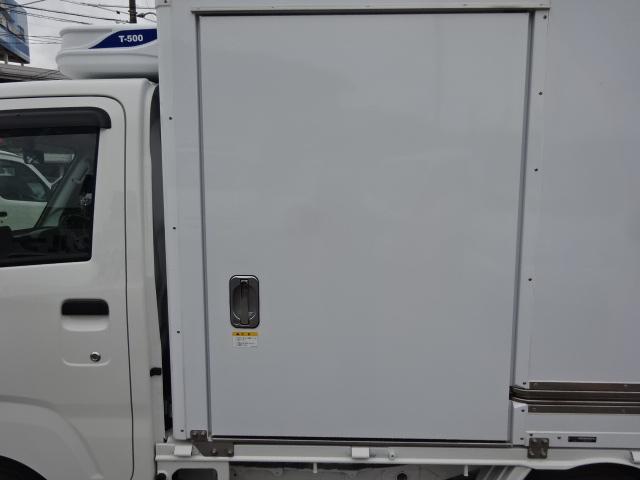 ハイゼットトラック 　冷凍車　－２５℃設定　サーマルマスター製冷凍機　ＣＶＴ　スマアシ付き　２コンプレッサー　強化サス　マット　バイザー　スノコ付き（62枚目）