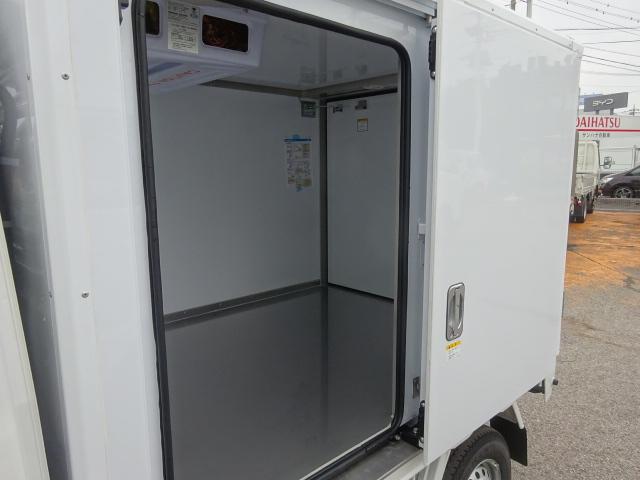　冷蔵冷凍車　－２５℃設定強温冷凍車　サーマルマスター製　　２コンプレッサー　強化サス　ＣＶＴ(55枚目)