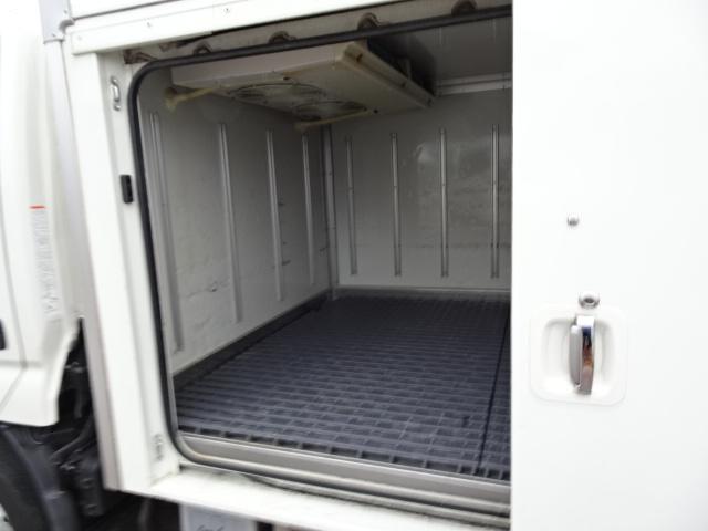 ダイナトラック 　冷蔵冷凍車　－２２℃設定　低温冷凍車　２．０Ｇ　５ＭＴ　デンソー製冷凍機　１．５ｔ積載　サイドドア　バックモニター　ドラレコ　整備記録簿　リヤＷタイヤ　電動格納ミラー（35枚目）