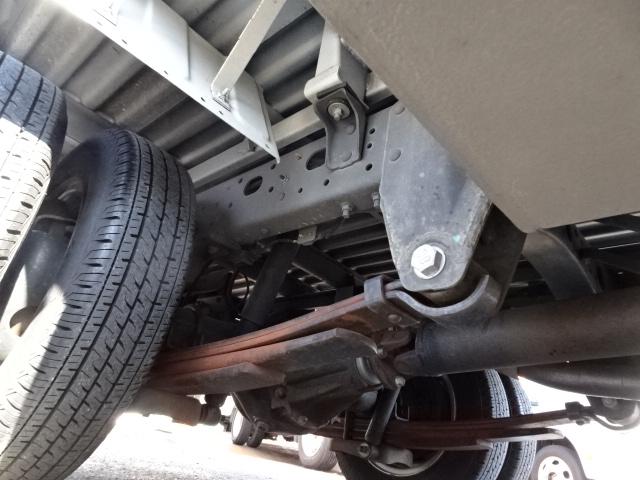 アトラストラック ロングスーパーロー 1.5t積載10尺平ボディ 2.0ガソリン 5MT ABS エアバッグ リヤWタイヤ 電動格納ミラー CBF-SQ2F24(64枚目)