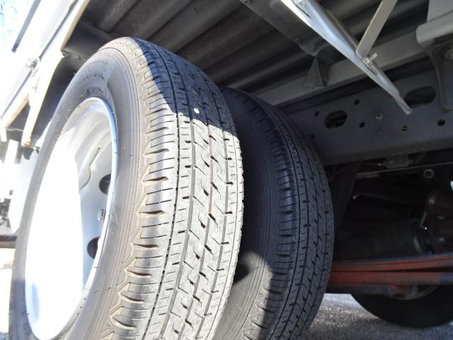 アトラストラック ロングスーパーロー 1.5t積載10尺平ボディ 2.0ガソリン 5MT ABS エアバッグ リヤWタイヤ 電動格納ミラー CBF-SQ2F24(67枚目)