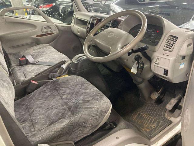 ダイナトラック ロングシングルジャストロー 1.45t積載10尺平ボディ 3.0ディーゼルターボ オートマ カスタム仕様 メッキグリル モケットシート キーレス 木目調パネル ETC 電動格納ミラー QDF-KDY231(19枚目)