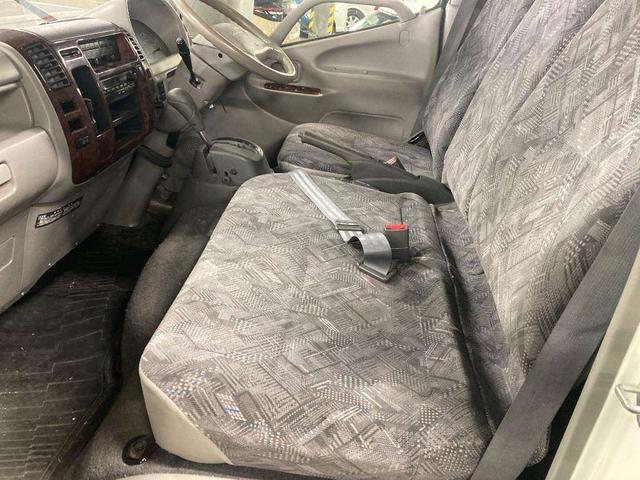 ダイナトラック ロングシングルジャストロー 1.45t積載10尺平ボディ 3.0ディーゼルターボ オートマ カスタム仕様 メッキグリル モケットシート キーレス 木目調パネル ETC 電動格納ミラー QDF-KDY231(21枚目)