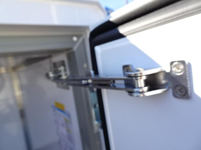 ハイゼットトラック 　冷凍車　－２５℃設定　サーマルマスター製冷凍機　スマアシ　省力パック　レーンアシスト　２コンプレッサー　強化サス　ハロゲンヘッドライト　コーナーセンサー　キーフリー　ヒルホールドシステム　ＣＶＴ（37枚目）