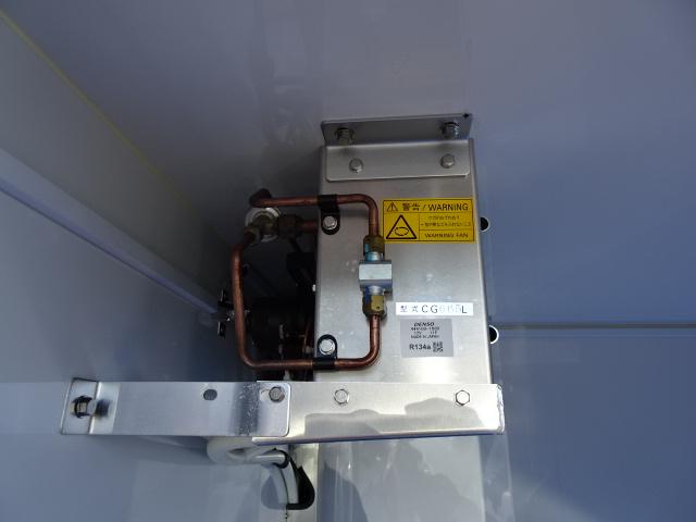 ハイゼットトラック 冷凍車 純正中温 デンソー製冷凍機 省力&LEDパック スマアシ キーフリー スマートインナーミラー 電動格納ミラ- コ-ナ-センサ- イモビ CVT(71枚目)