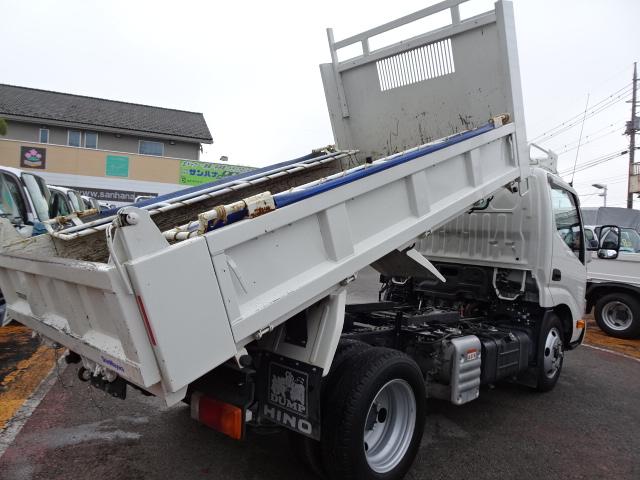デュトロ ダンプ　新明和製３ｔ積載ダンプ　４．０Ｄターボ　オートマ　プリクラッシュセーフティ　４ナンバー　電動格納ミラー　ＥＴＣ　車両総重量Ｋｇ　２ＫＧ－ＸＺＵ６００Ｔ（8枚目）