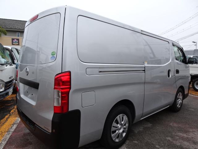 ＮＶ３５０キャラバンバン 　保冷車　保冷バン　５ドア　２．０ガソリン　オートマ　エマージェンシーブレーキ　アラウンドビューモニター　ナビＴＶ　　キーレス　ＥＴＣ　電動格納ミラー　ＣＢＦ－ＶＲ２Ｅ２６（11枚目）