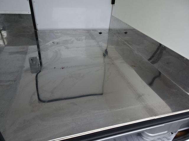 ＮＶ３５０キャラバンバン 　保冷車　保冷バン　５ドア　２．０ガソリン　オートマ　エマージェンシーブレーキ　アラウンドビューモニター　ナビＴＶ　　キーレス　ＥＴＣ　電動格納ミラー　ＣＢＦ－ＶＲ２Ｅ２６（24枚目）