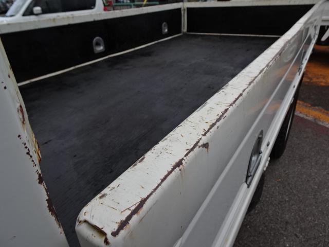 エルフトラック フルフラットロー　２ｔ積載１０尺平ボディ　３．０Ｄターボ　スムーサーＥｘ　キーレス　ナビＴＶ　ＥＴＣ　ＴＲＧ－ＮＪＲ８５Ａ（43枚目）