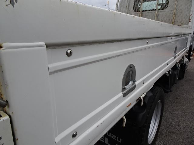 エルフトラック フルフラットロー　２ｔ積載１０尺平ボディ　３．０Ｄターボ　スムーサーＥｘ　キーレス　ナビＴＶ　ＥＴＣ　ＴＲＧ－ＮＪＲ８５Ａ（50枚目）