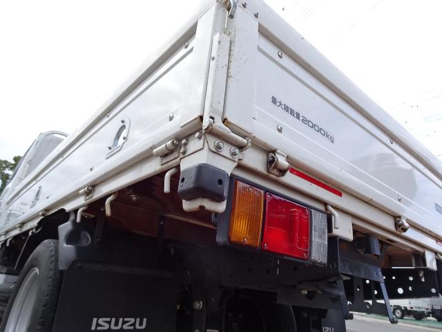 エルフトラック フルフラットロー　２ｔ積載１０尺平ボディ　３．０Ｄターボ　スムーサーＥｘ　キーレス　ナビＴＶ　ＥＴＣ　ＴＲＧ－ＮＪＲ８５Ａ（73枚目）