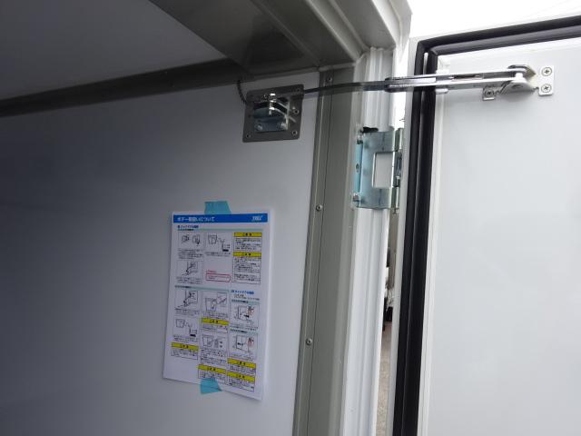 ハイゼットトラック 　冷凍車　－２５℃設定　サーマルマスター製冷凍機　スマアシ　レーンアシスト　２コンプレッサー　強化サス　ハロゲンヘッドライト　コーナーセンサー　ヒルホールドシステム　ＶＳＣ＆ＴＲＣ　ＣＶＴ（52枚目）