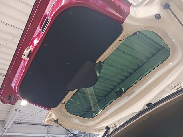 バックドアの内側の画像です。